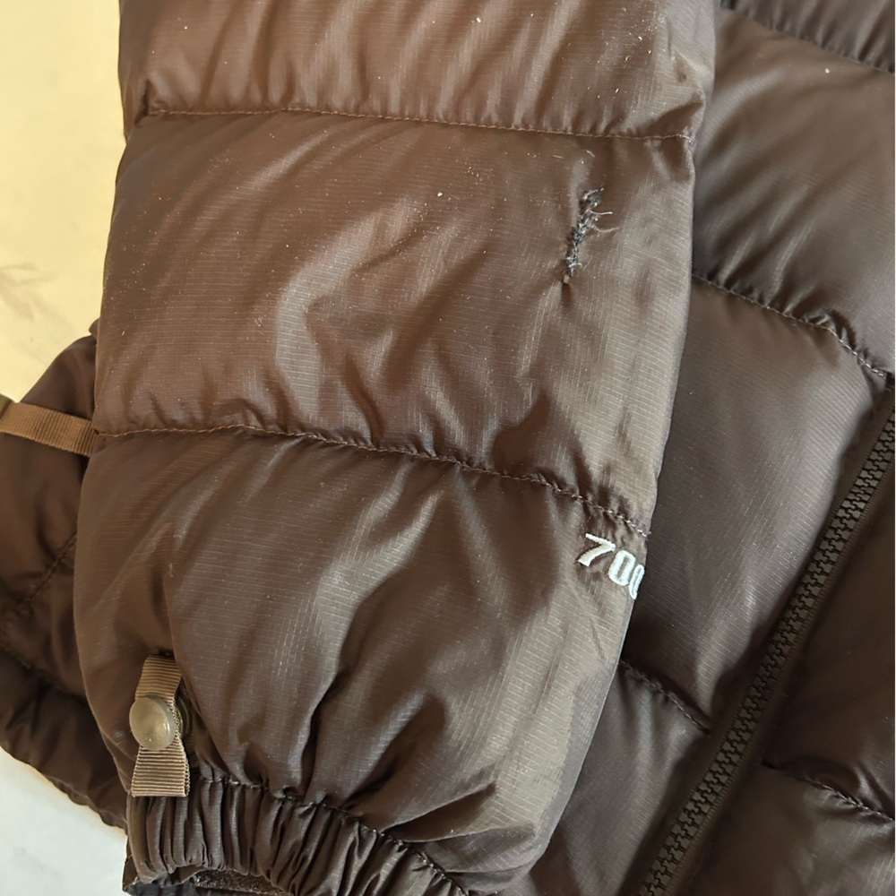 The North Face brown Puffer Jacket. Stove sack. 700.  One repair - Picture 4 of 16